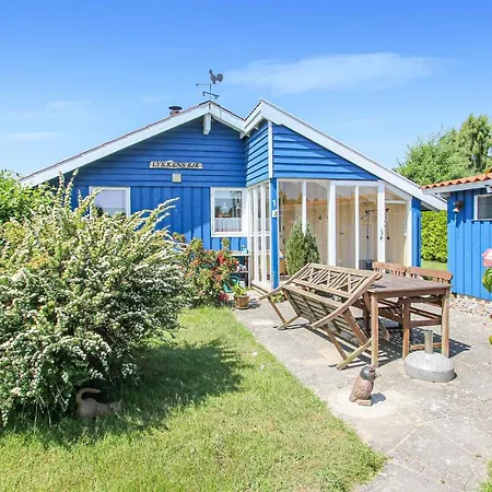 Prázdninový dům Beautiful In Vaeggerlose W/ 2 Bedrooms Bøtø By