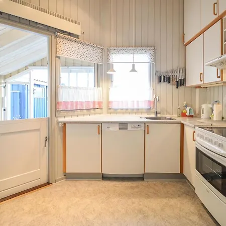 Beautiful In Vaeggerlose W/ 2 Bedrooms * Bøtø By